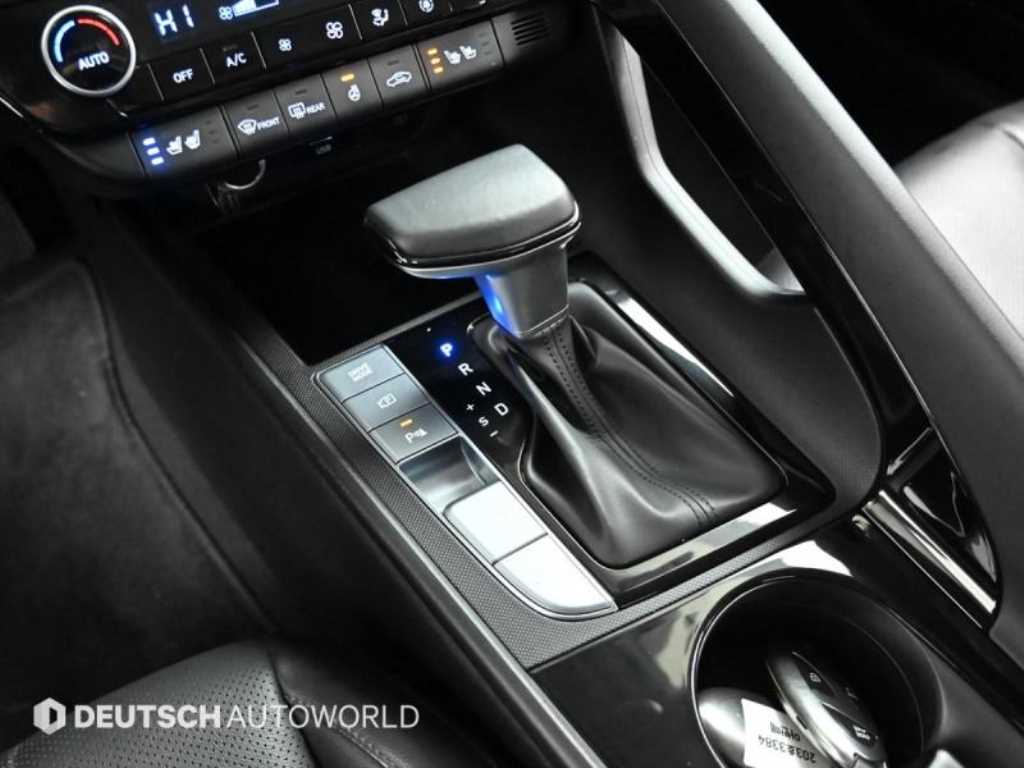 HYUNDAI Avante - Vista 9