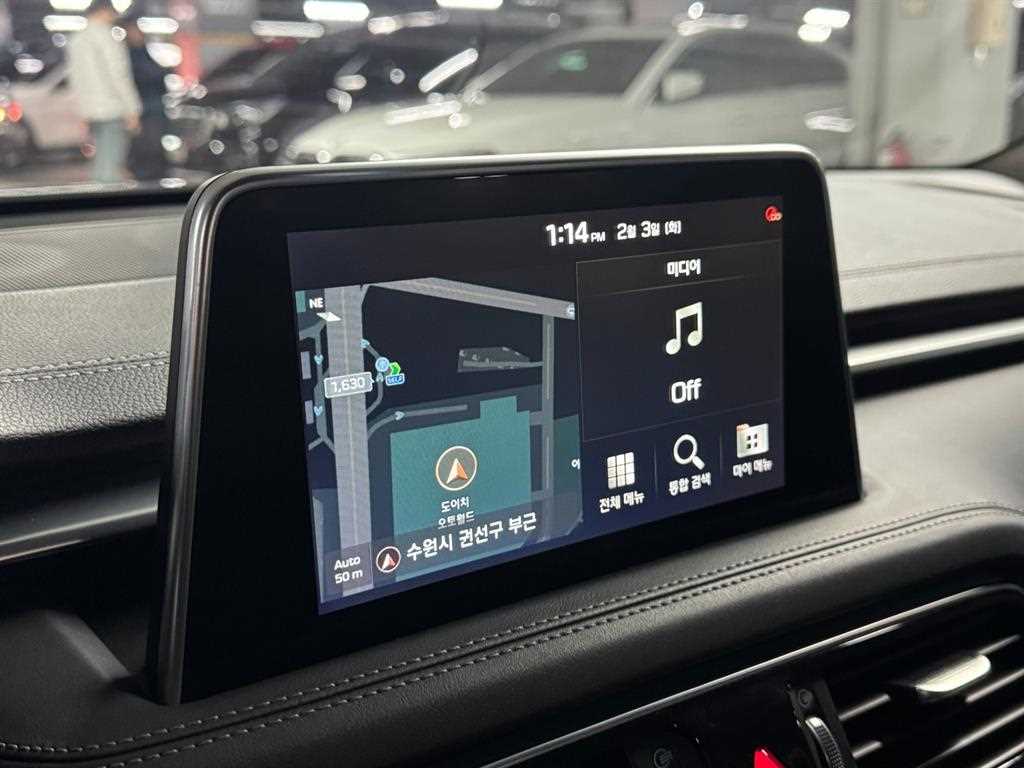 Genesis G70 - Vista 12