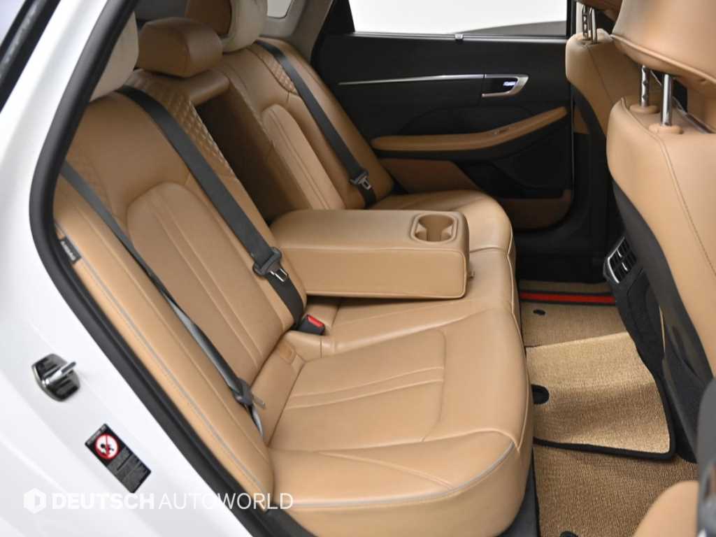 HYUNDAI Sonata - Vista 12