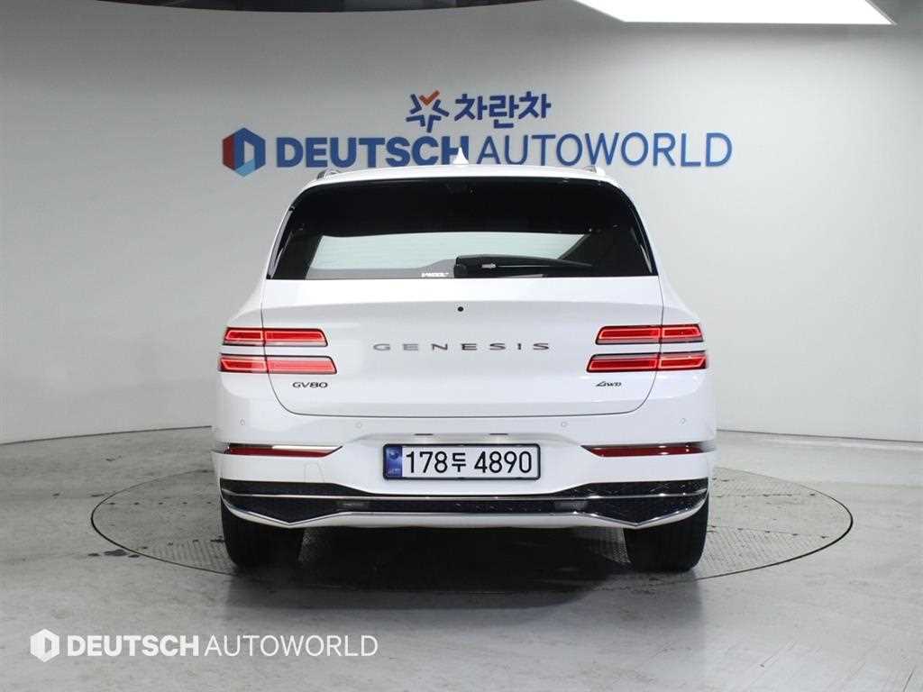 Genesis GV80 - Vista 5