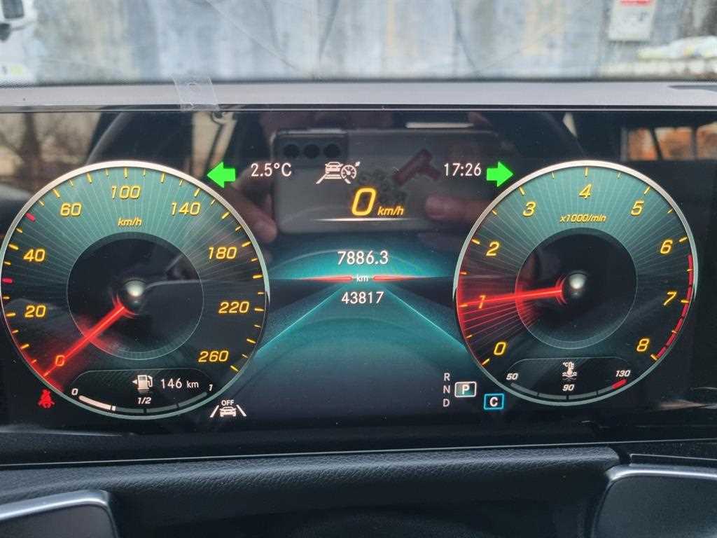 Mercedes Benz GLB Class - Vista 4