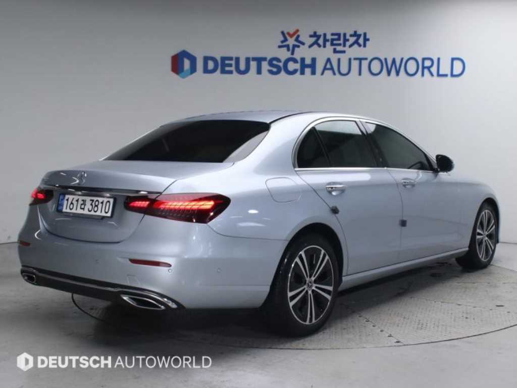 Mercedes Benz E class - Vista 2