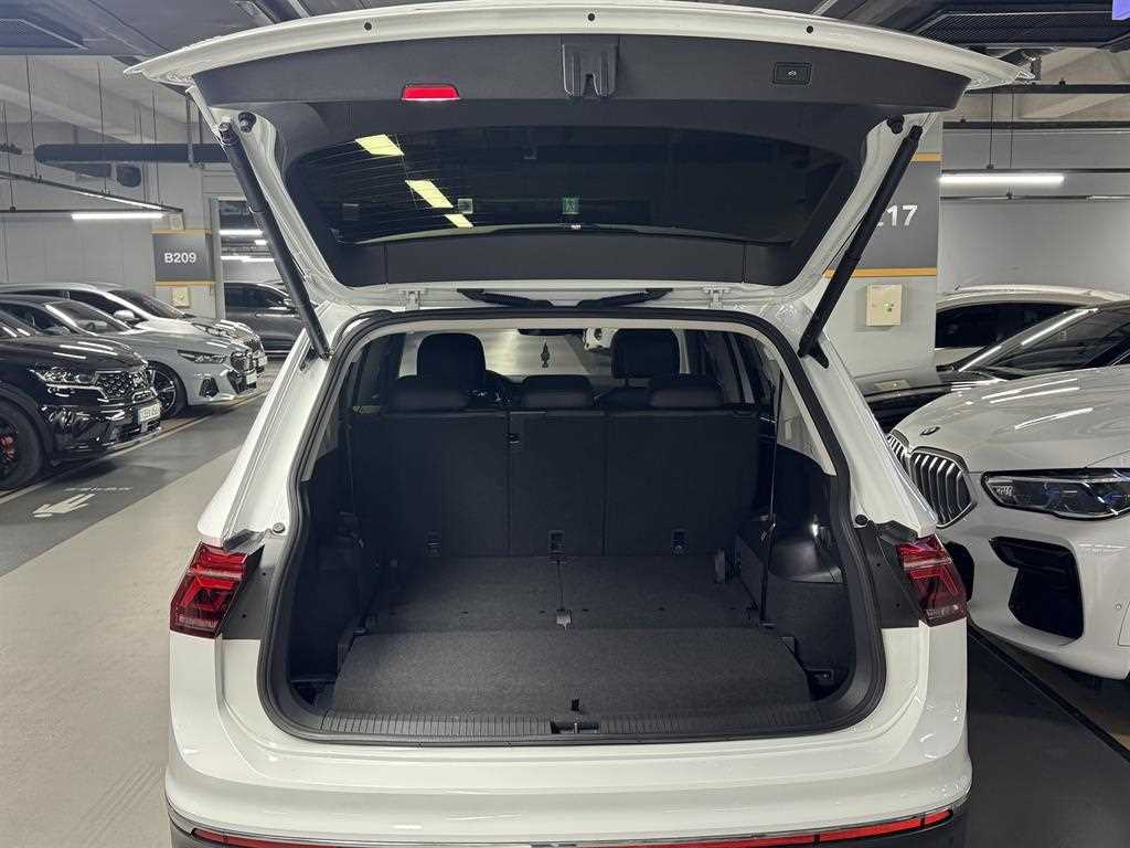 Volkswagen Tiguan - Vista 5