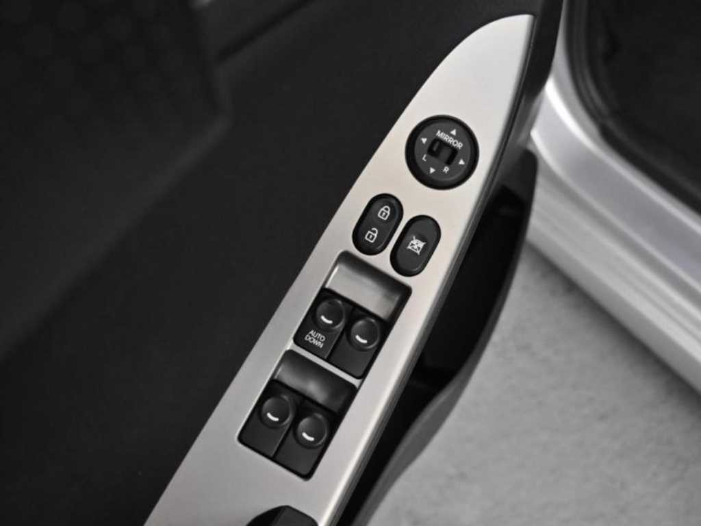 HYUNDAI Accent 2016 Plateado - Importación desde Corea - HF Imports Iquique - Foto 17