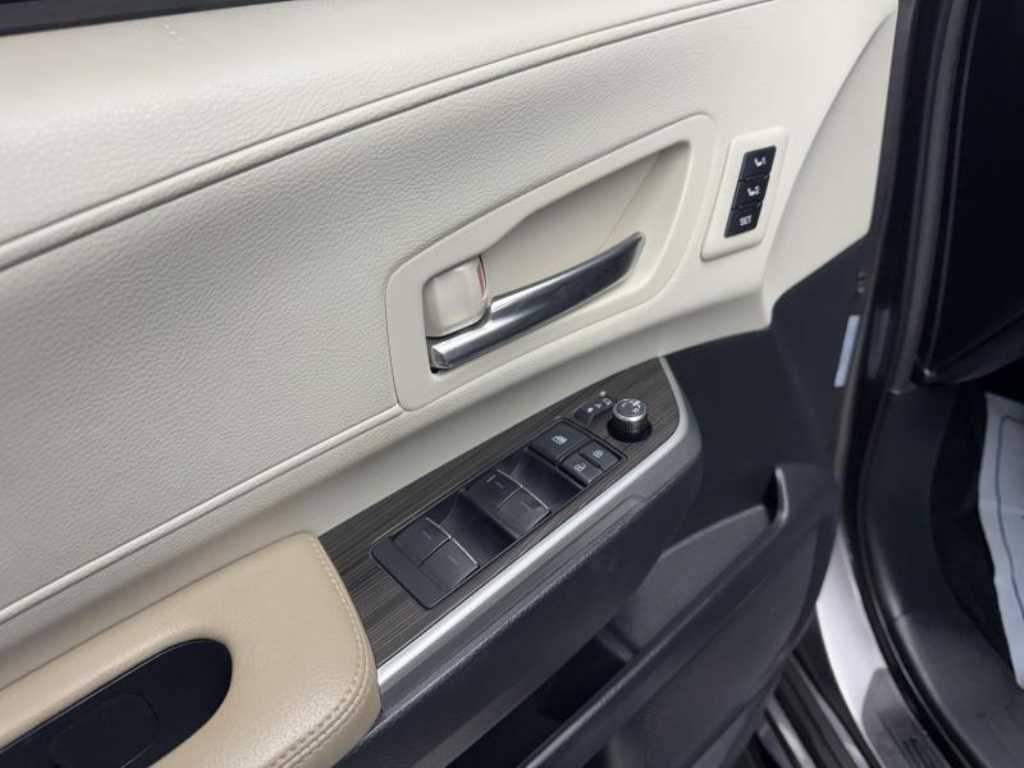 Toyota Siena - Vista 7