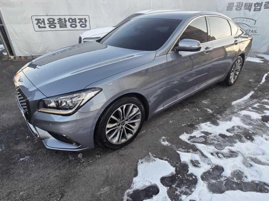 HYUNDAI Genesis - Vista 2