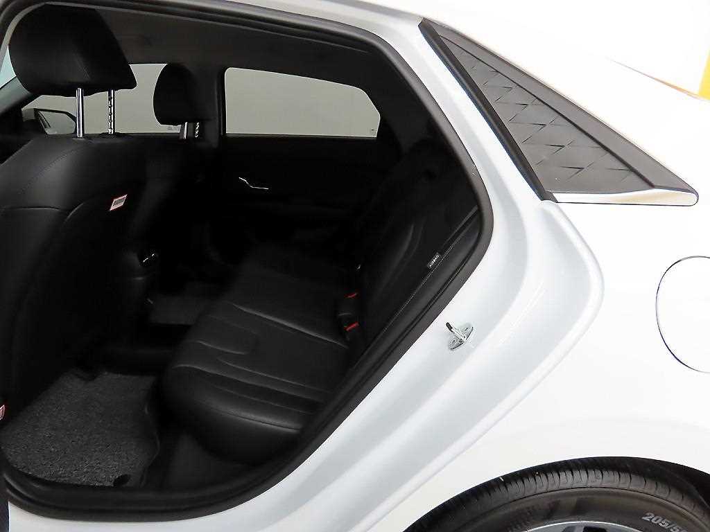 HYUNDAI Avante - Vista 6