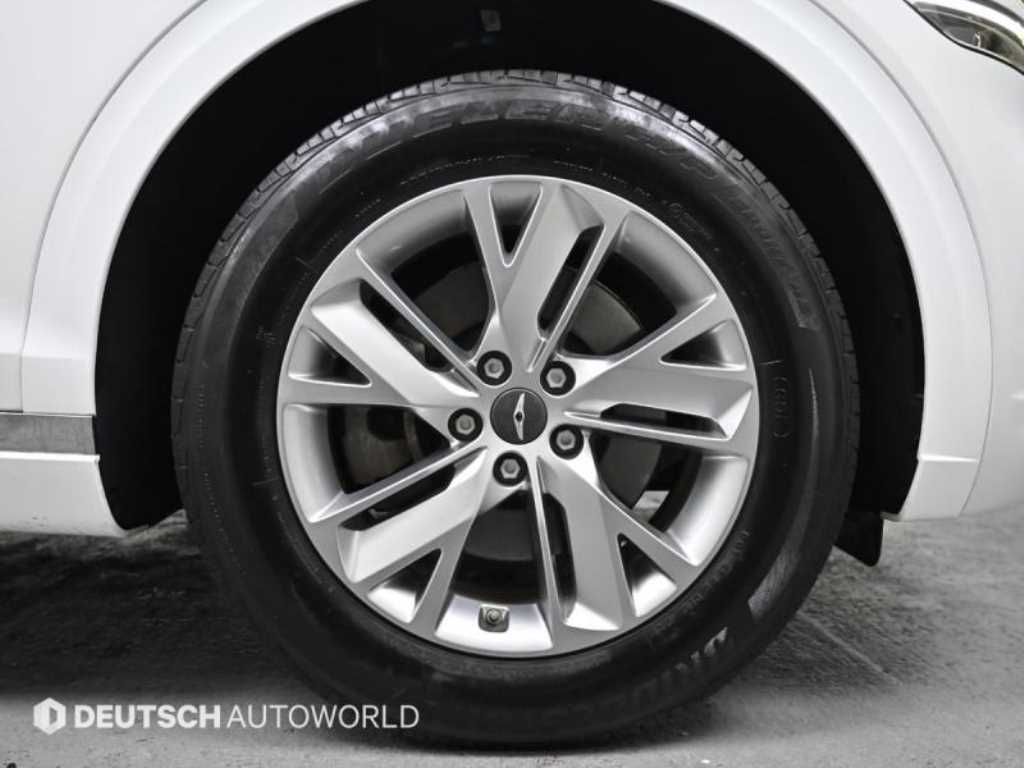 Genesis GV70 - Vista 5