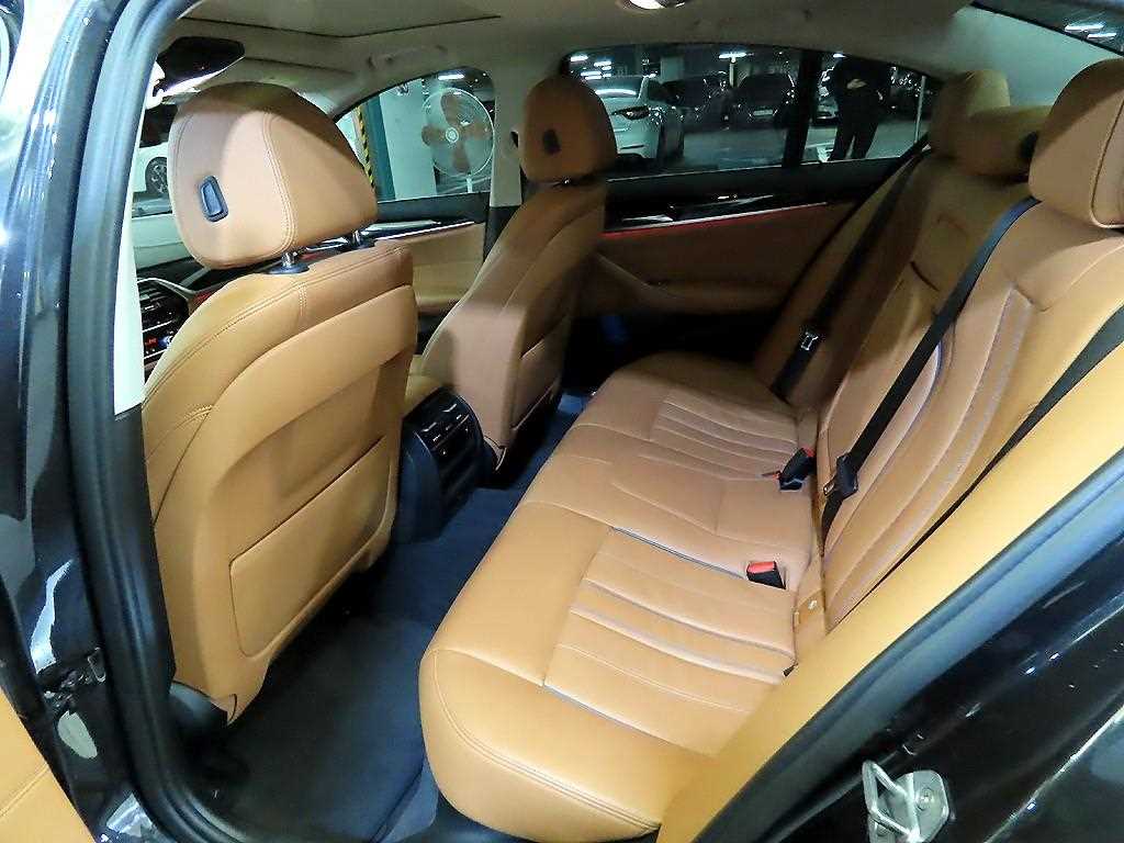 BMW 5 Series - Vista 7