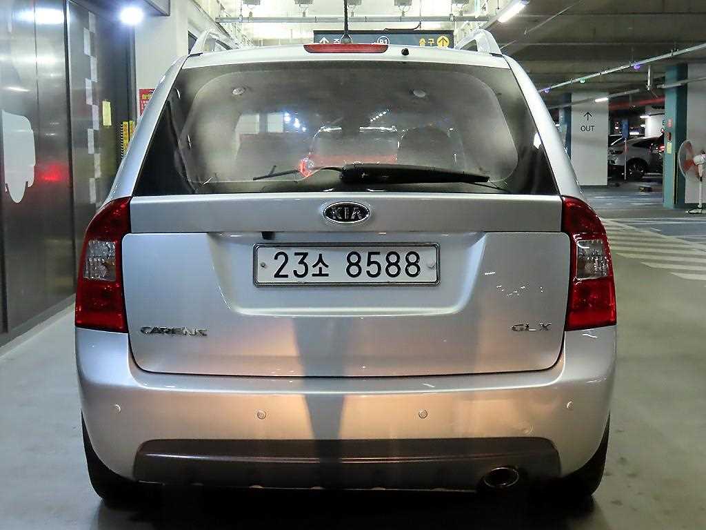 KIA Carens - Vista 5