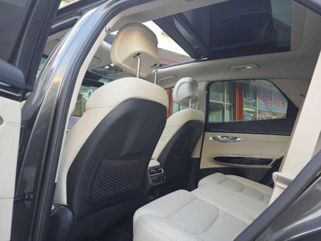 Genesis GV70 2025 Gris - Importación desde Corea - HF Imports Iquique - Foto 16