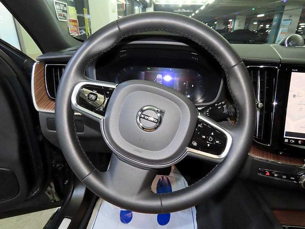 Volvo XC60 - Vista 8