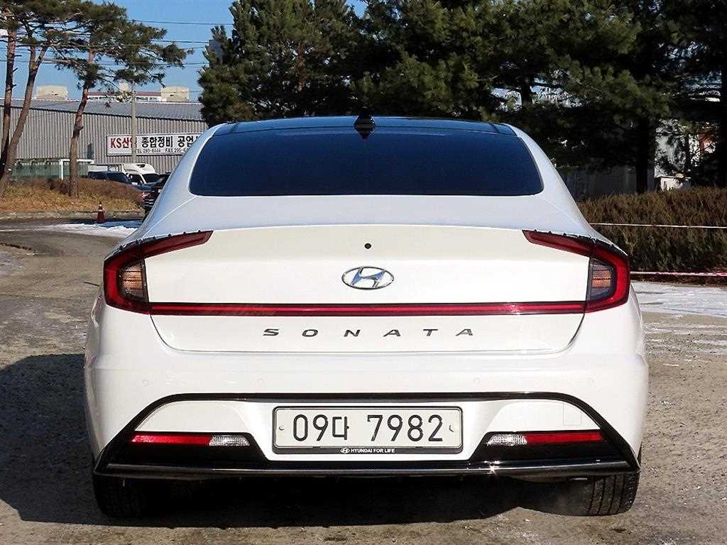 HYUNDAI Sonata - Vista 4