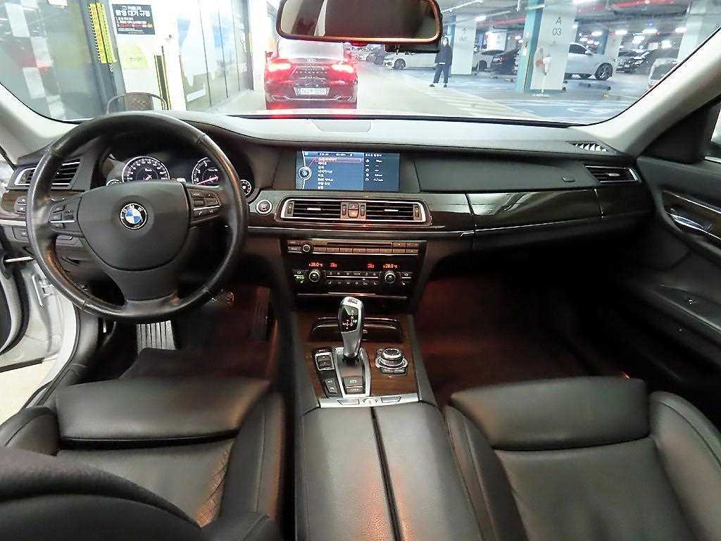 BMW 7 Series - Vista 10