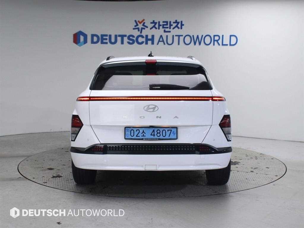 HYUNDAI Kona - Vista 4