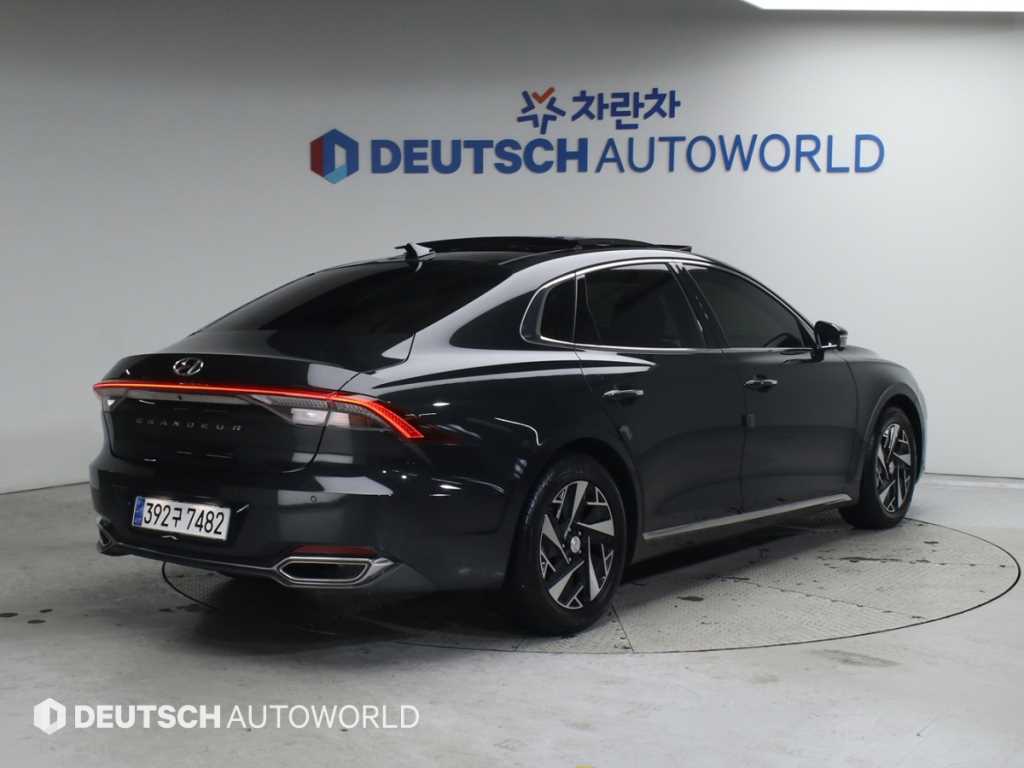 HYUNDAI Grandeur - Vista 5