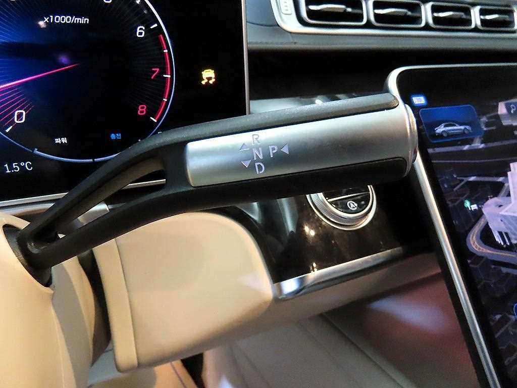 Mercedes Benz S Class - Vista 12