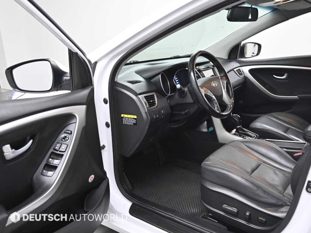 HYUNDAI i30 - Vista 11