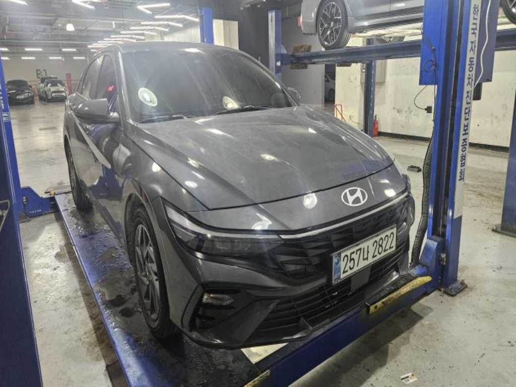 HYUNDAI Avante - Vista 2