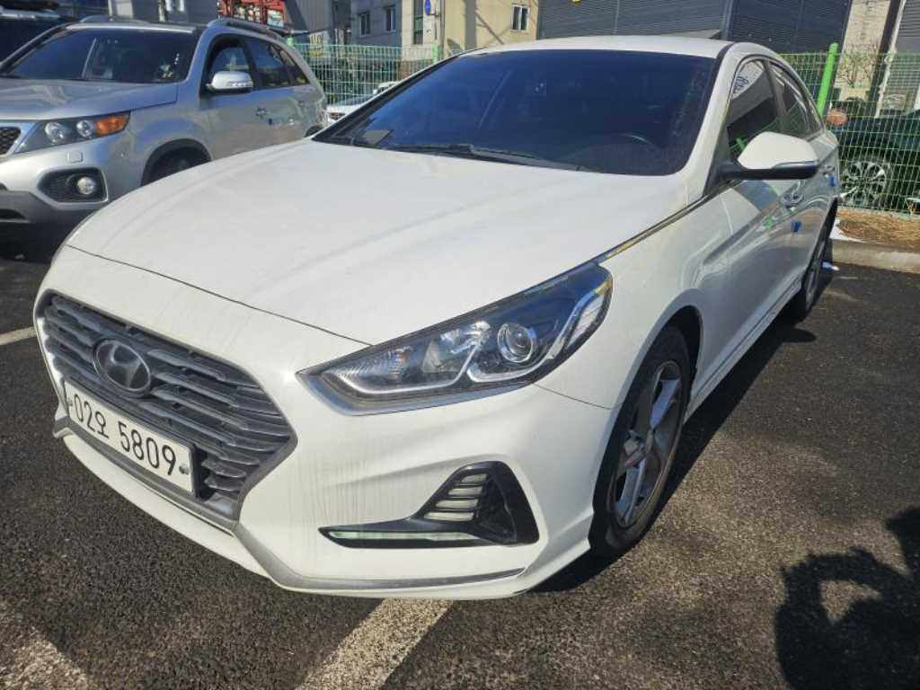 HYUNDAI Sonata - Vista 3