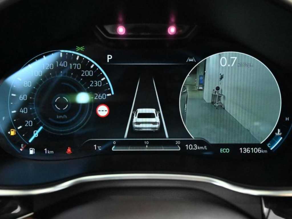 Genesis G80 - Vista 8