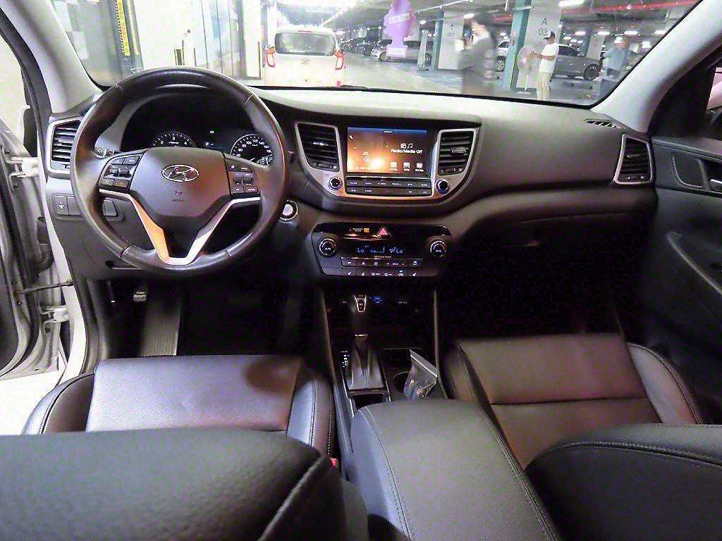 HYUNDAI Tucson - Vista 10