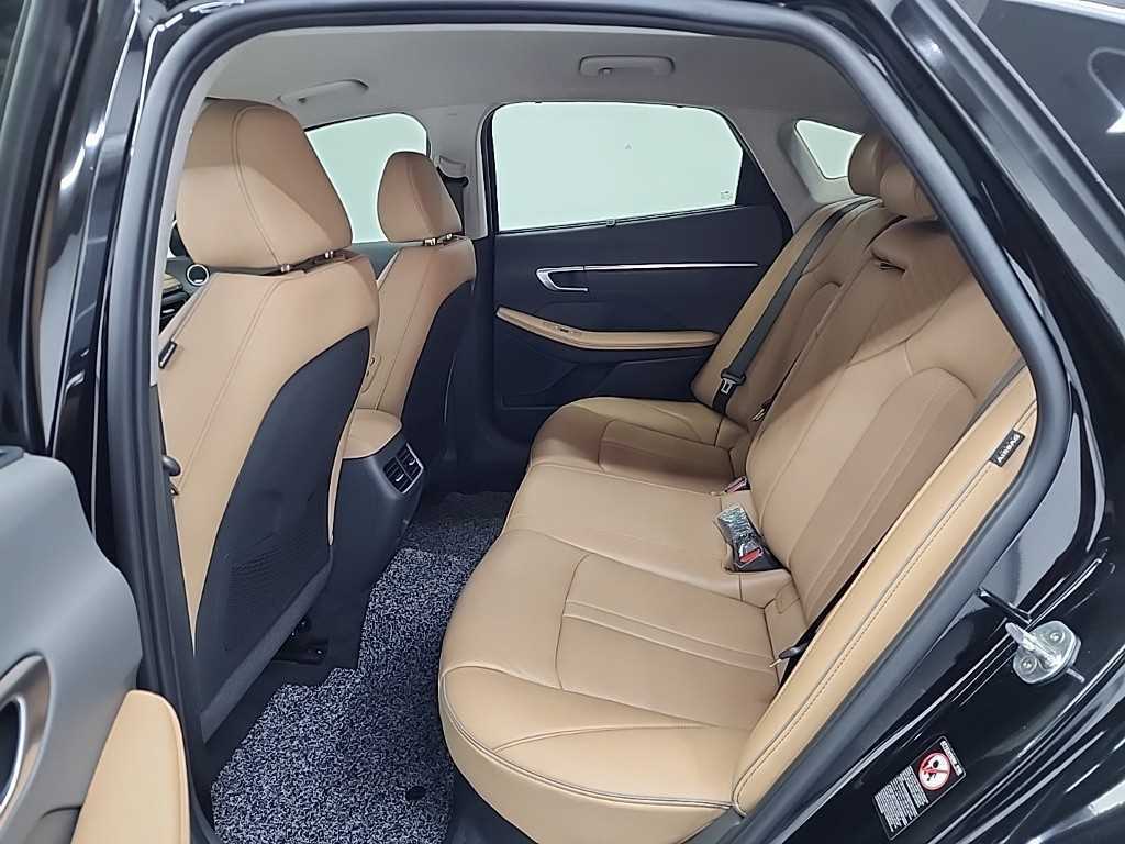 HYUNDAI Sonata - Vista 12