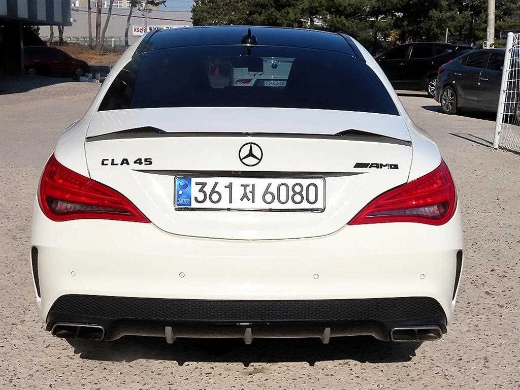 Mercedes Benz CLA Class - Vista 4