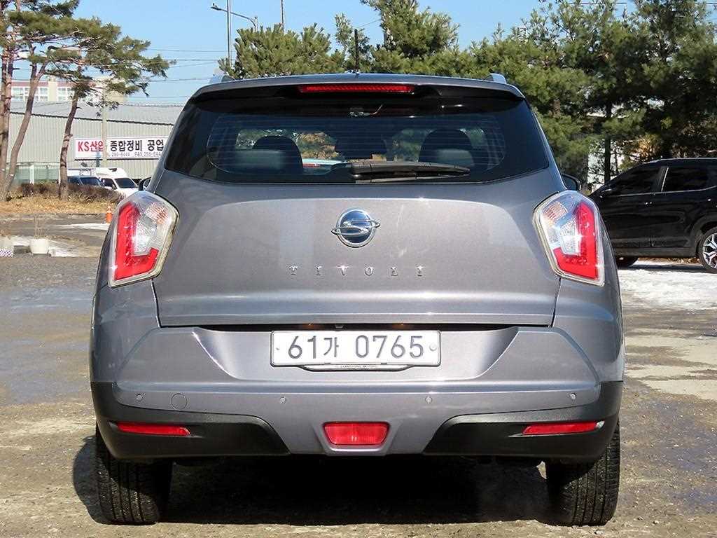 Ssangyong Tivoli - Vista 4