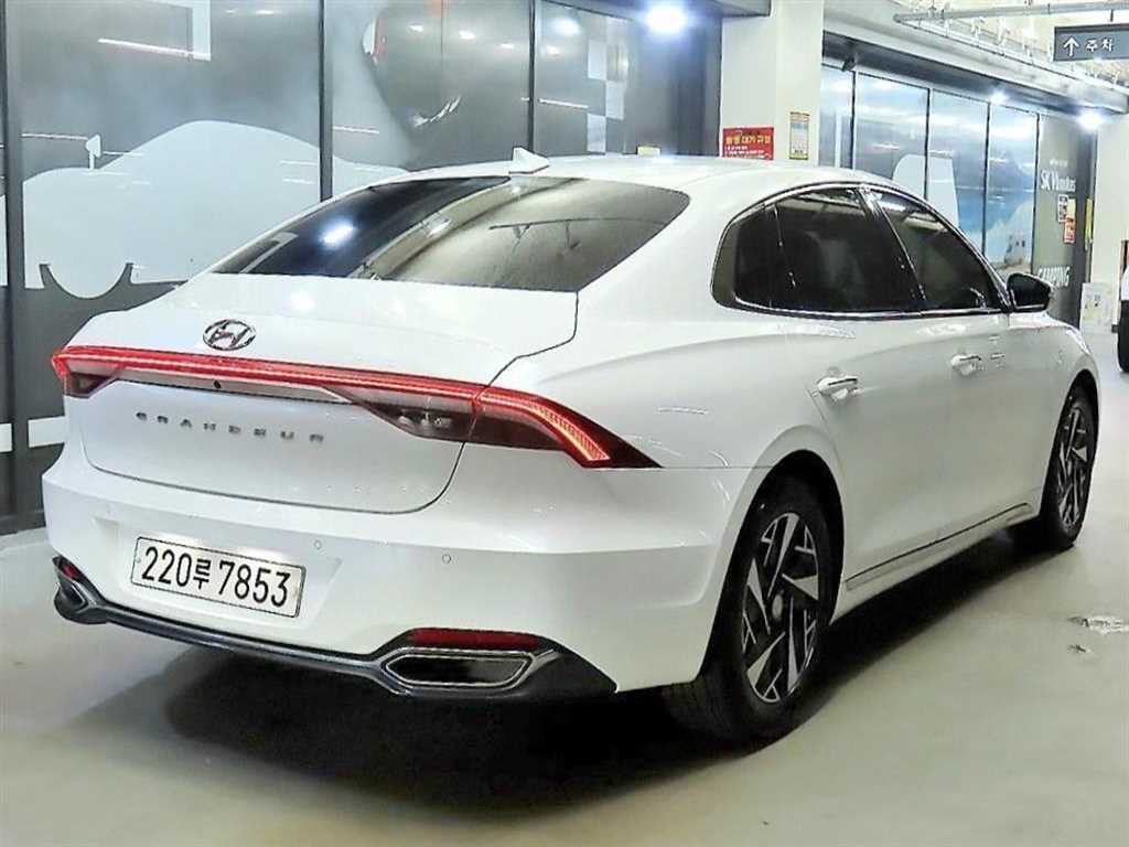 HYUNDAI Grandeur - Vista 4