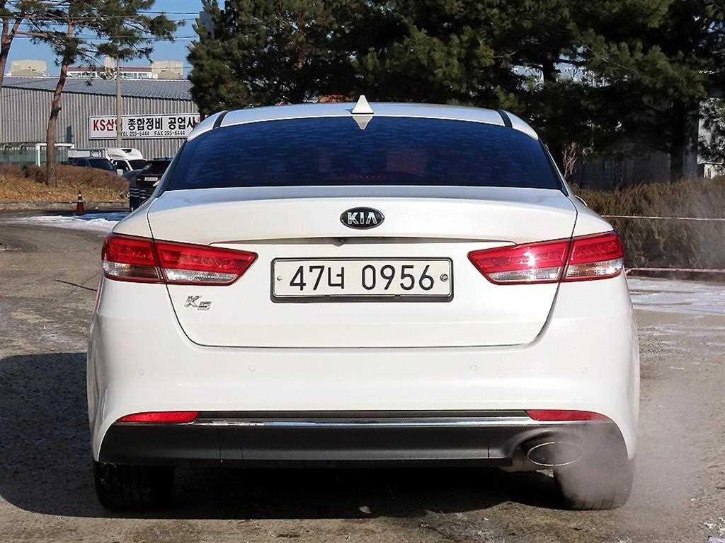 KIA K5 - Vista 4