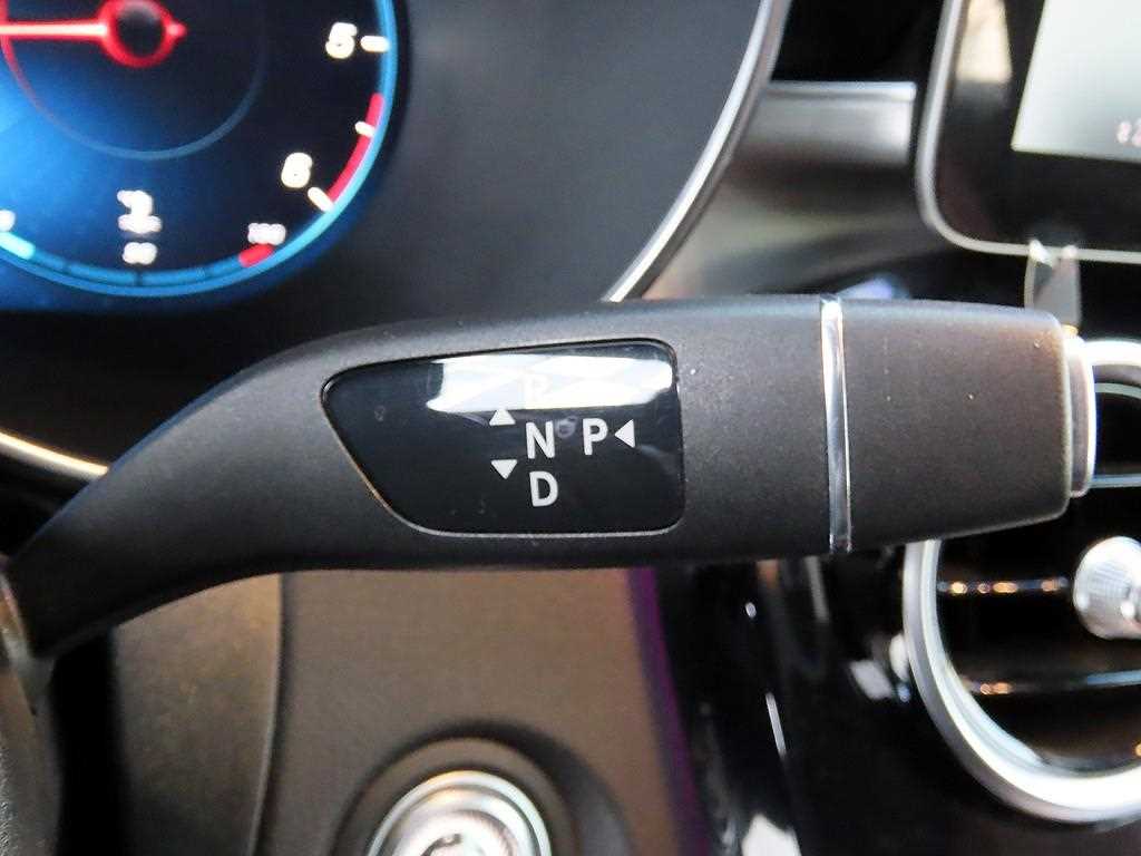 Mercedes Benz GLC Class - Vista 11