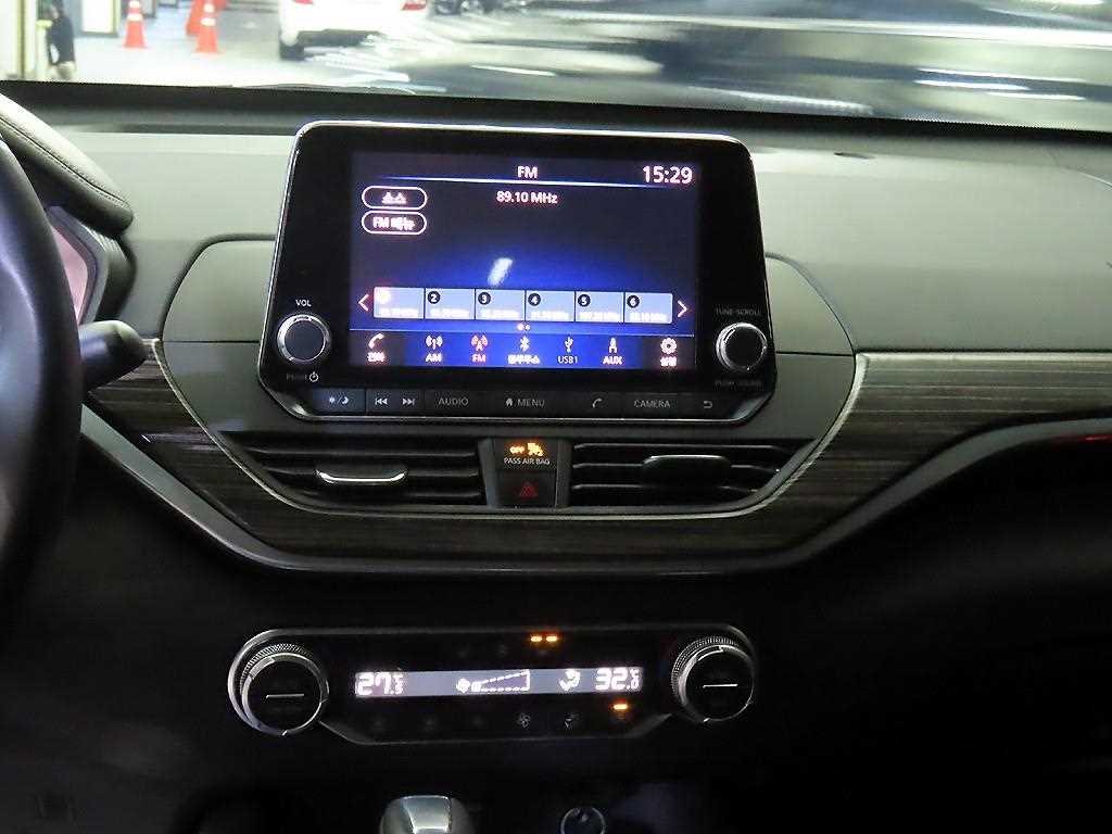 Nissan Altima - Vista 11