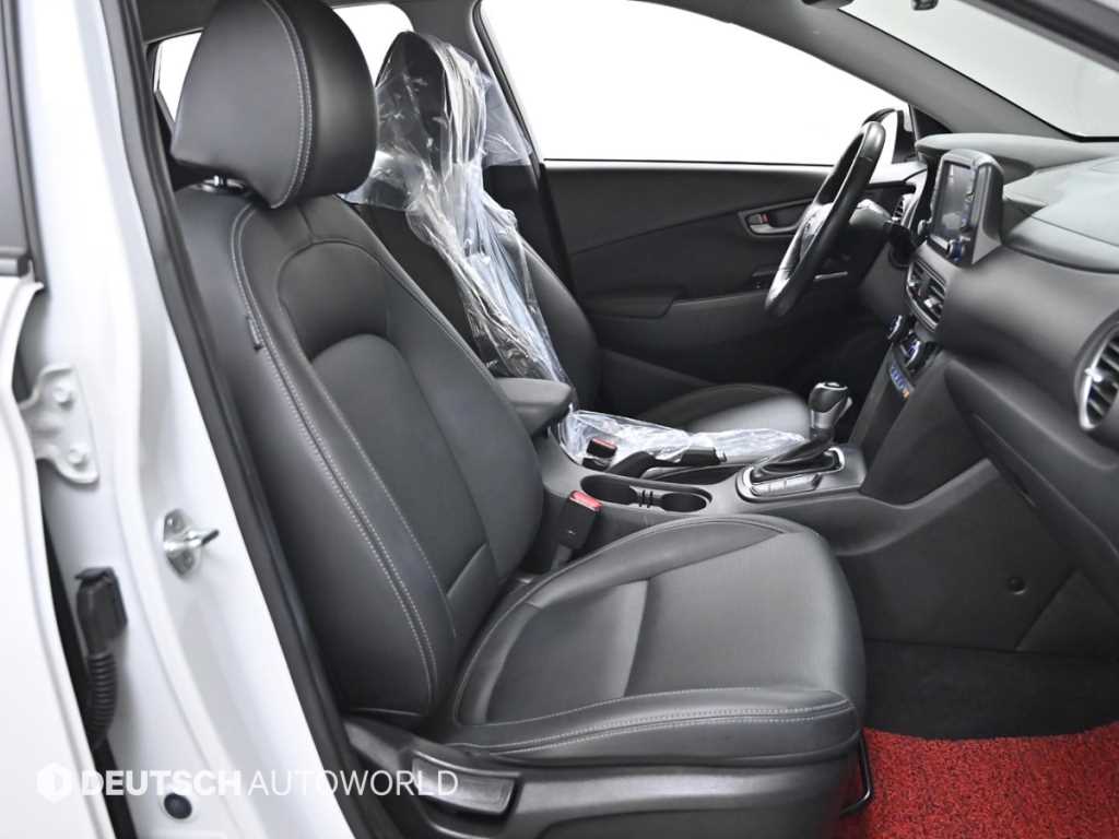 HYUNDAI Kona - Vista 10