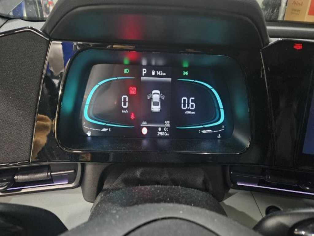 HYUNDAI Avante - Vista 10