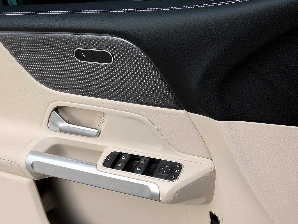 Mercedes Benz GLB Class - Vista 11