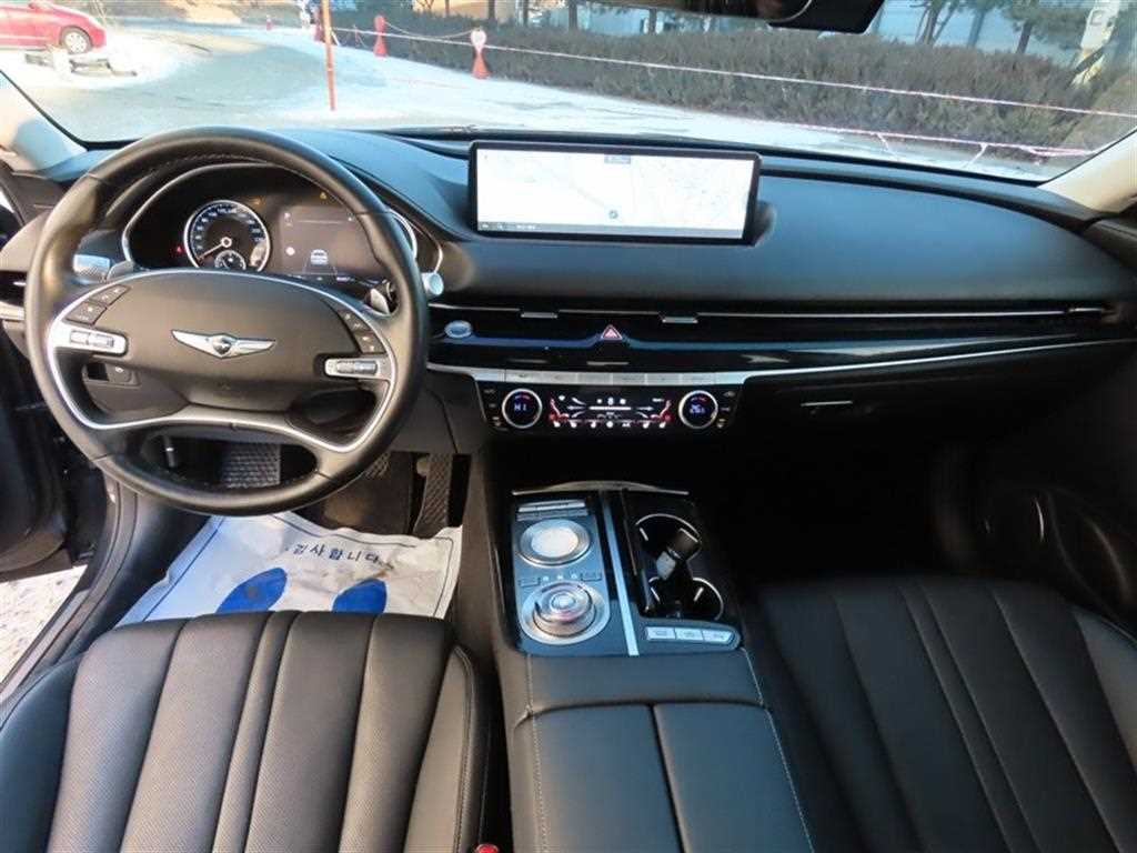 Genesis G80 - Vista 10