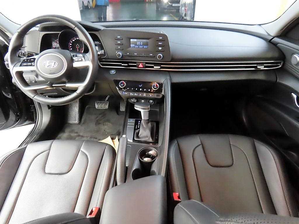 HYUNDAI Avante - Vista 7