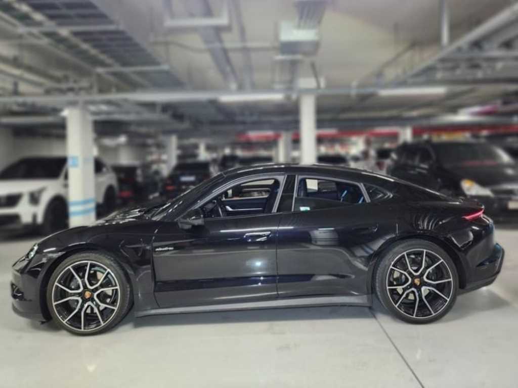 Porsche Taycan - Vista 3