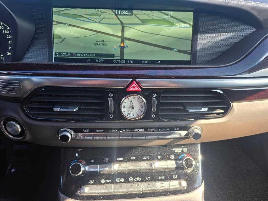 Genesis EQ900 - Vista 8