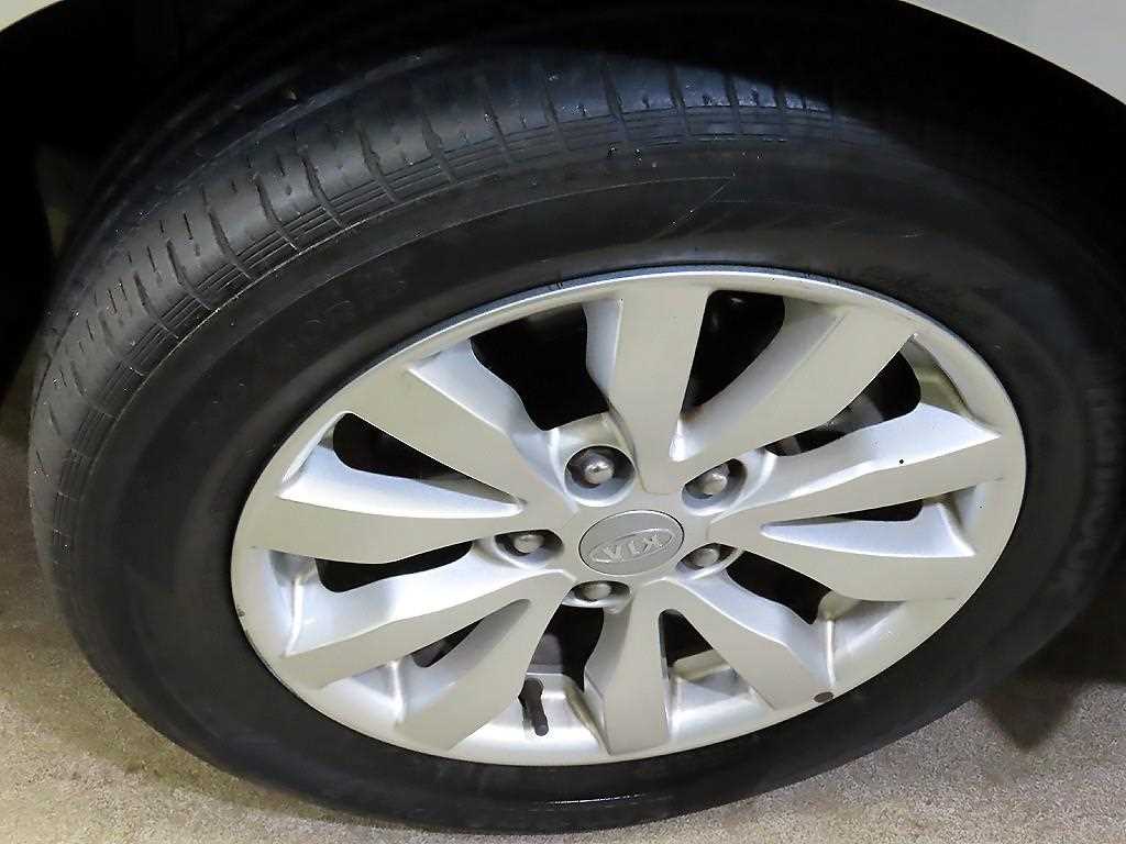 KIA Carens 2011 Gris - Importación desde Corea - HF Imports Iquique - Foto 20