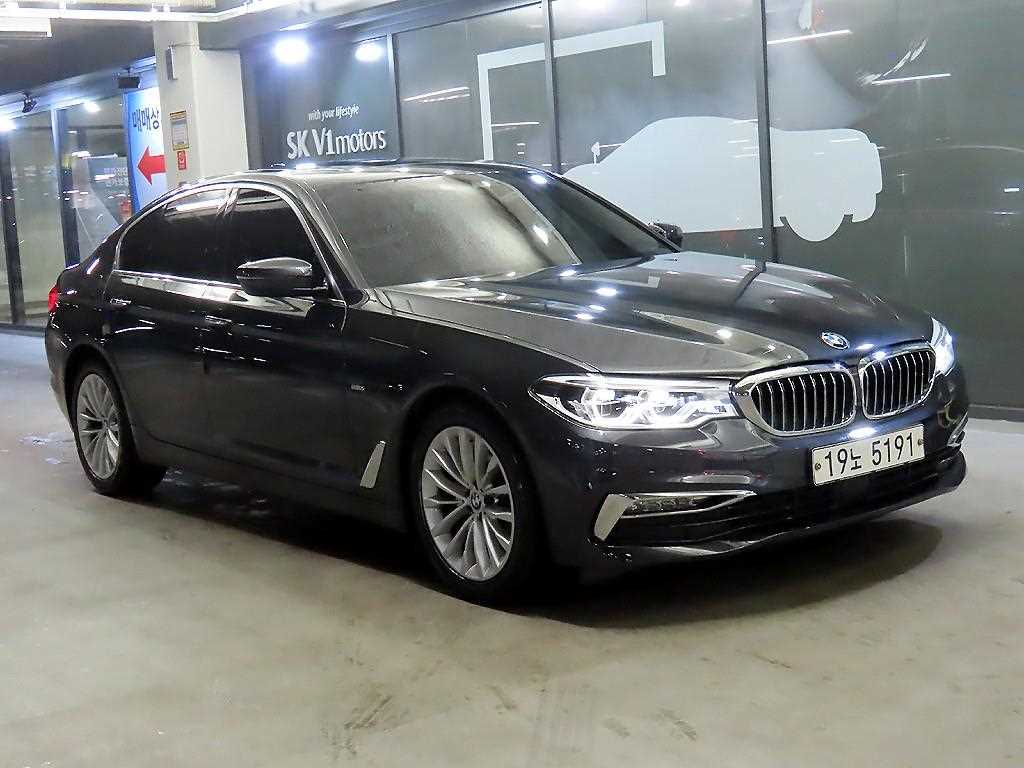 BMW 5 Series 2018 Gris - Importación desde Corea - HF Imports Iquique - Foto 1