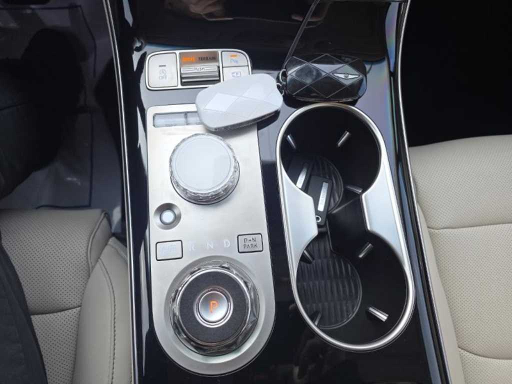 Genesis GV70 - Vista 12