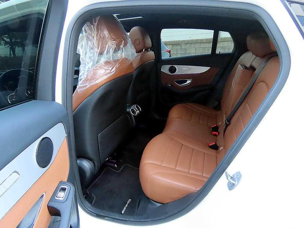 Mercedes Benz GLC Class - Vista 6