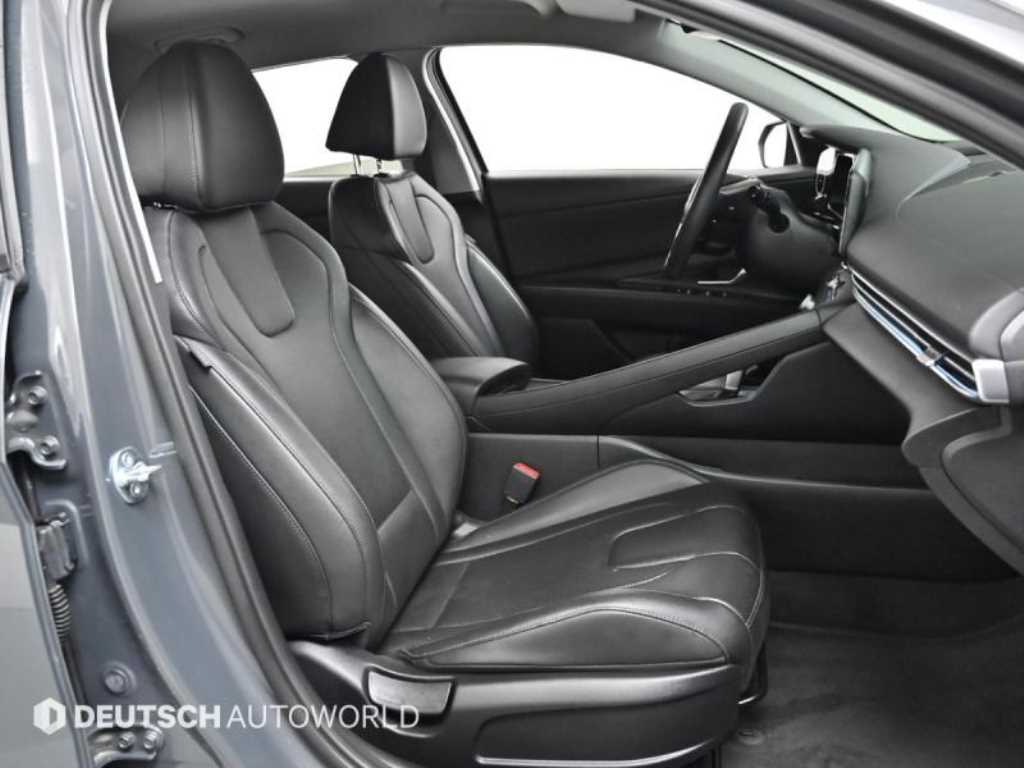 HYUNDAI Avante - Vista 10