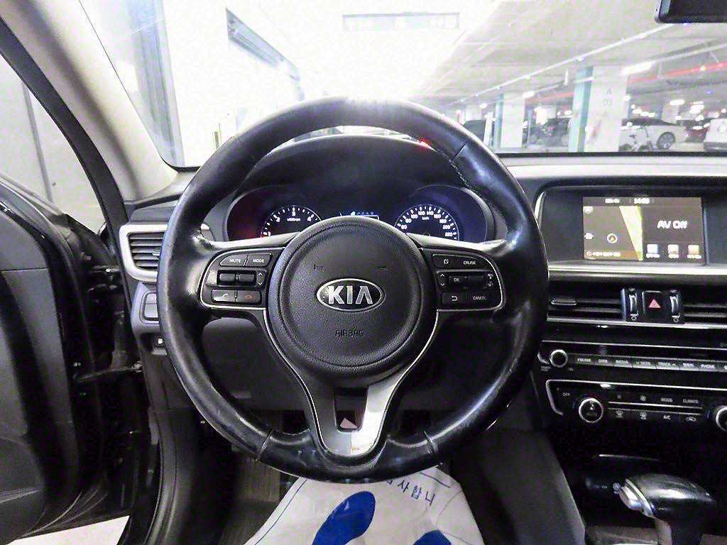 KIA K5 - Vista 8