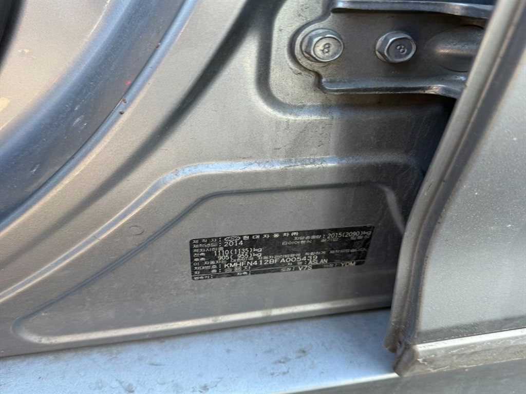 HYUNDAI Aslan - Vista 10