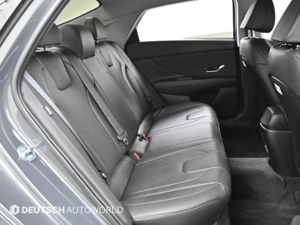 HYUNDAI Avante - Vista 12