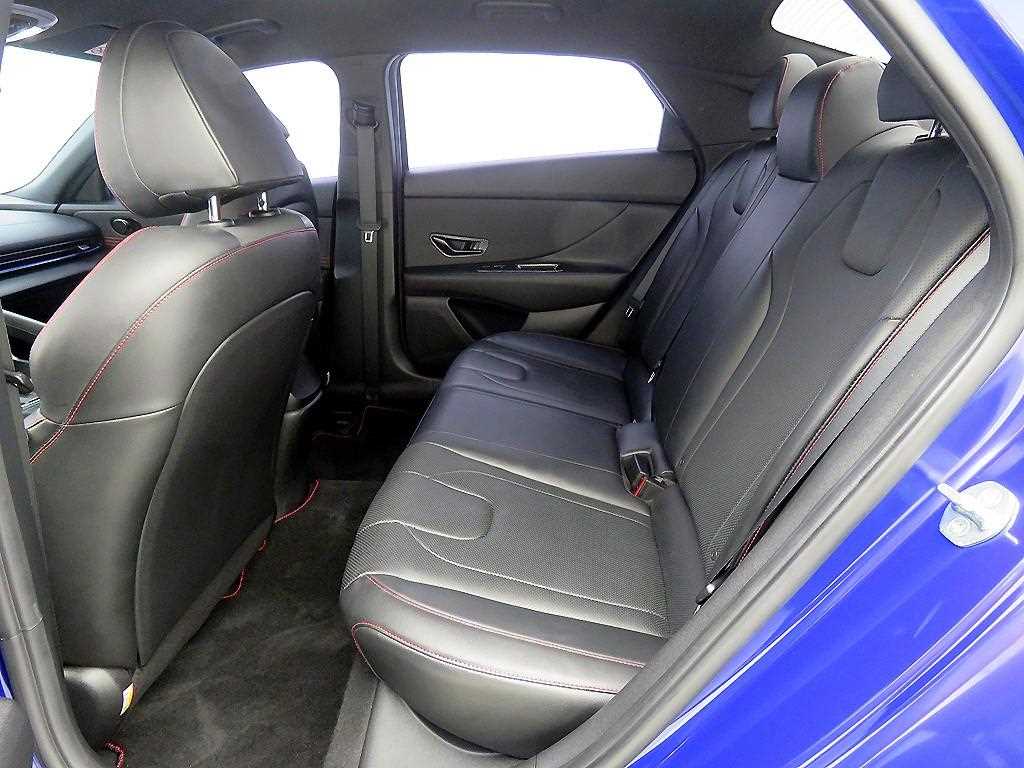 HYUNDAI Avante - Vista 6