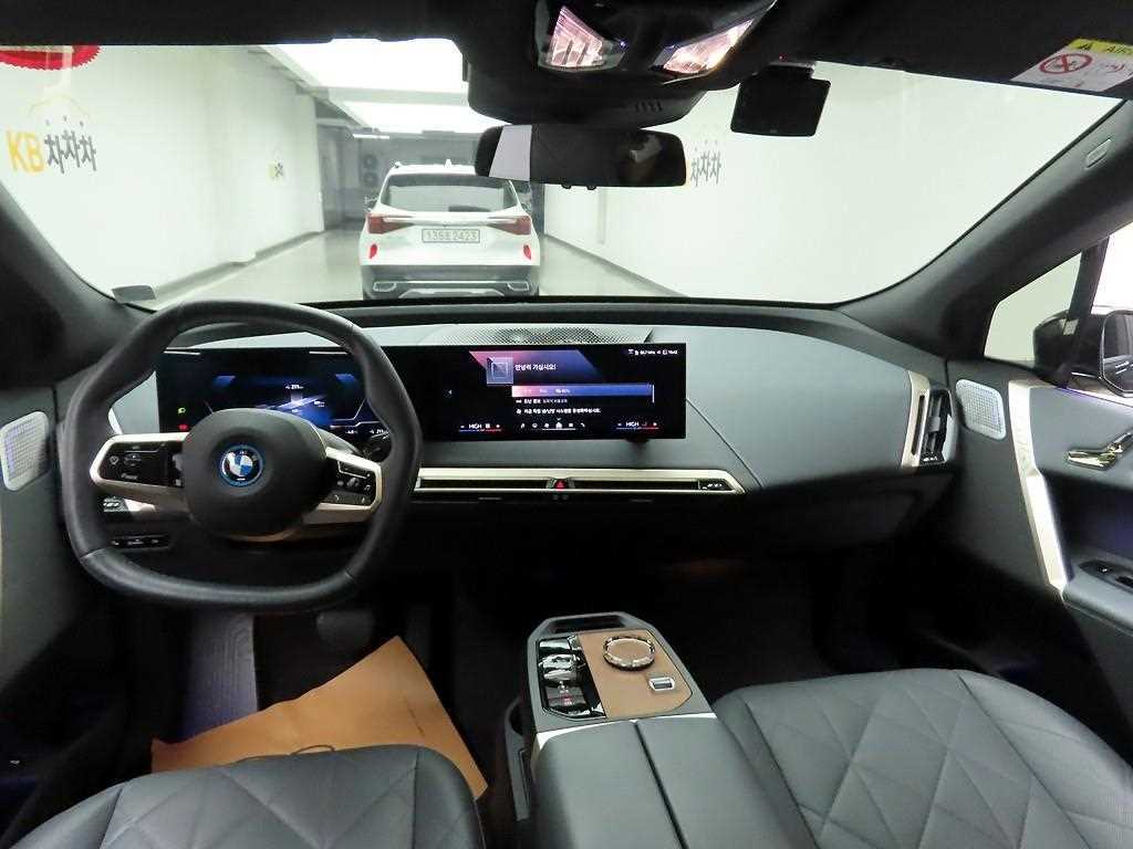BMW iX - Vista 6
